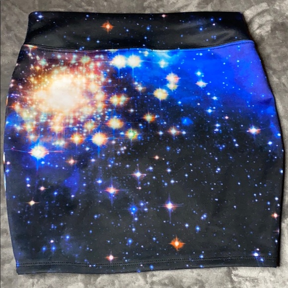 Galaxy print skirt - Picture 3 of 3